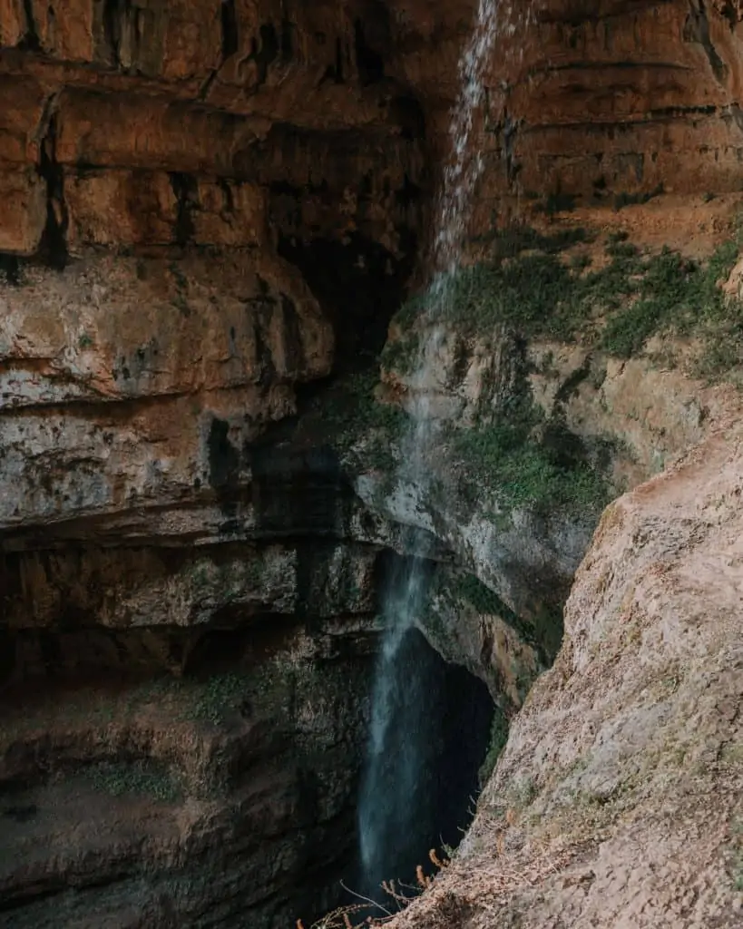 Wodospad Baatara gorge
