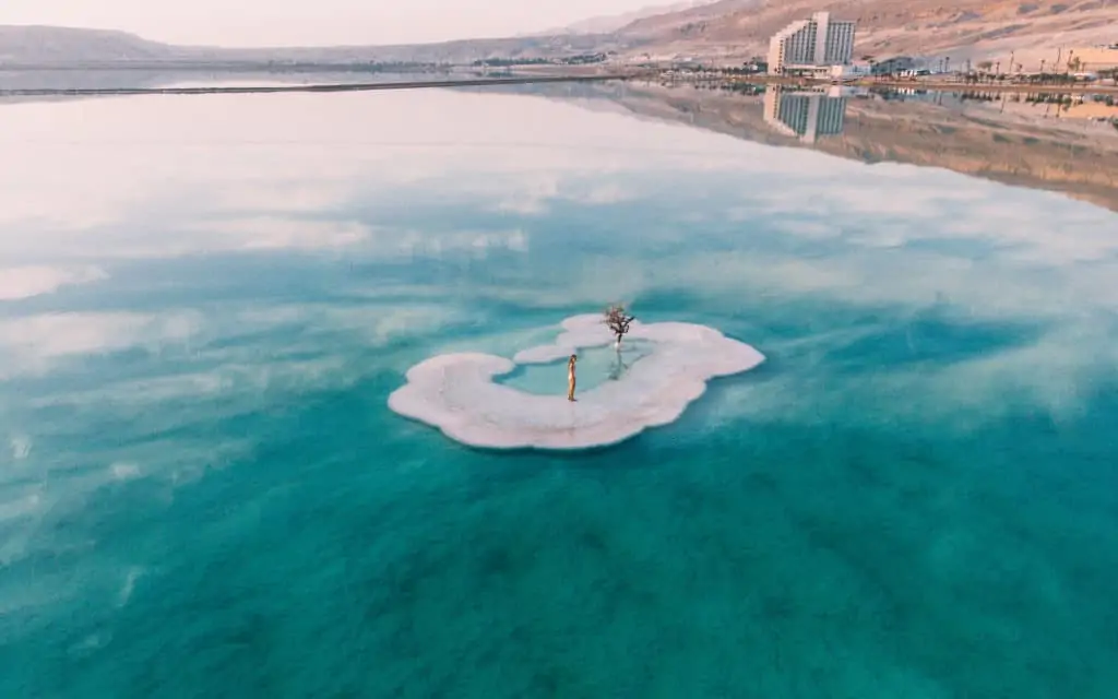 How to get a picture of a salt island in the Dead Sea