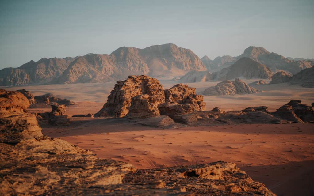 pustynia wadi rum przewodnik jordania transportem publicznym