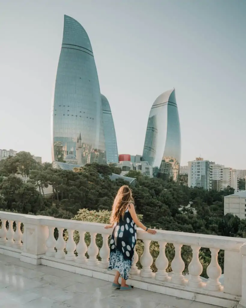 Baku Azerbejdżann Flame Towers Gdzie jechać jesienią