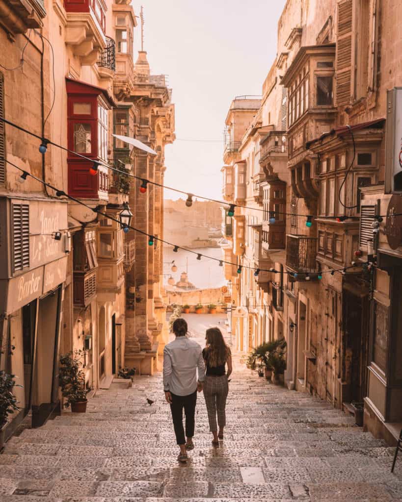 Poranek na ulicach Valletty Malta