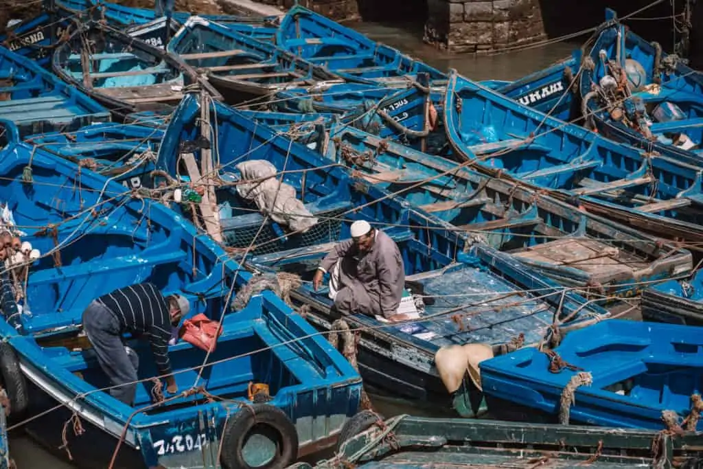 rybacy w porcie Essaouira Maroko co zobaczyć