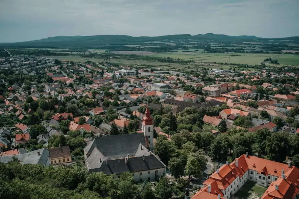widok z zamku sumeg balaton węgry