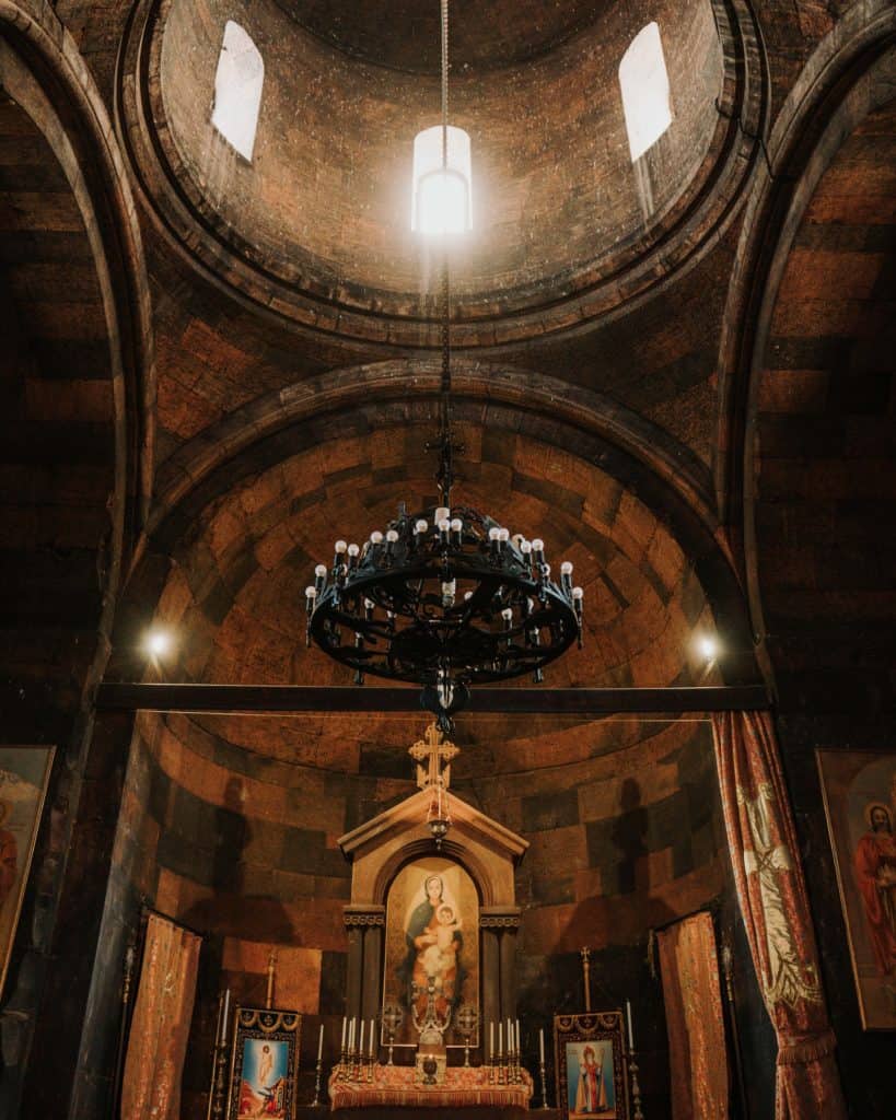 wnętrze klasztoru chor virap co zobaczyć w armenii