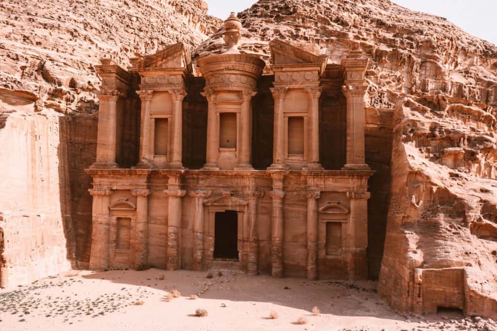 monastery w petrze jordania